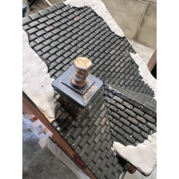 Lemax Vail Village  Johann’s Chalet-Inn Porcelain Village 2011 Chalet Inn RARE - Picture 10 of 15